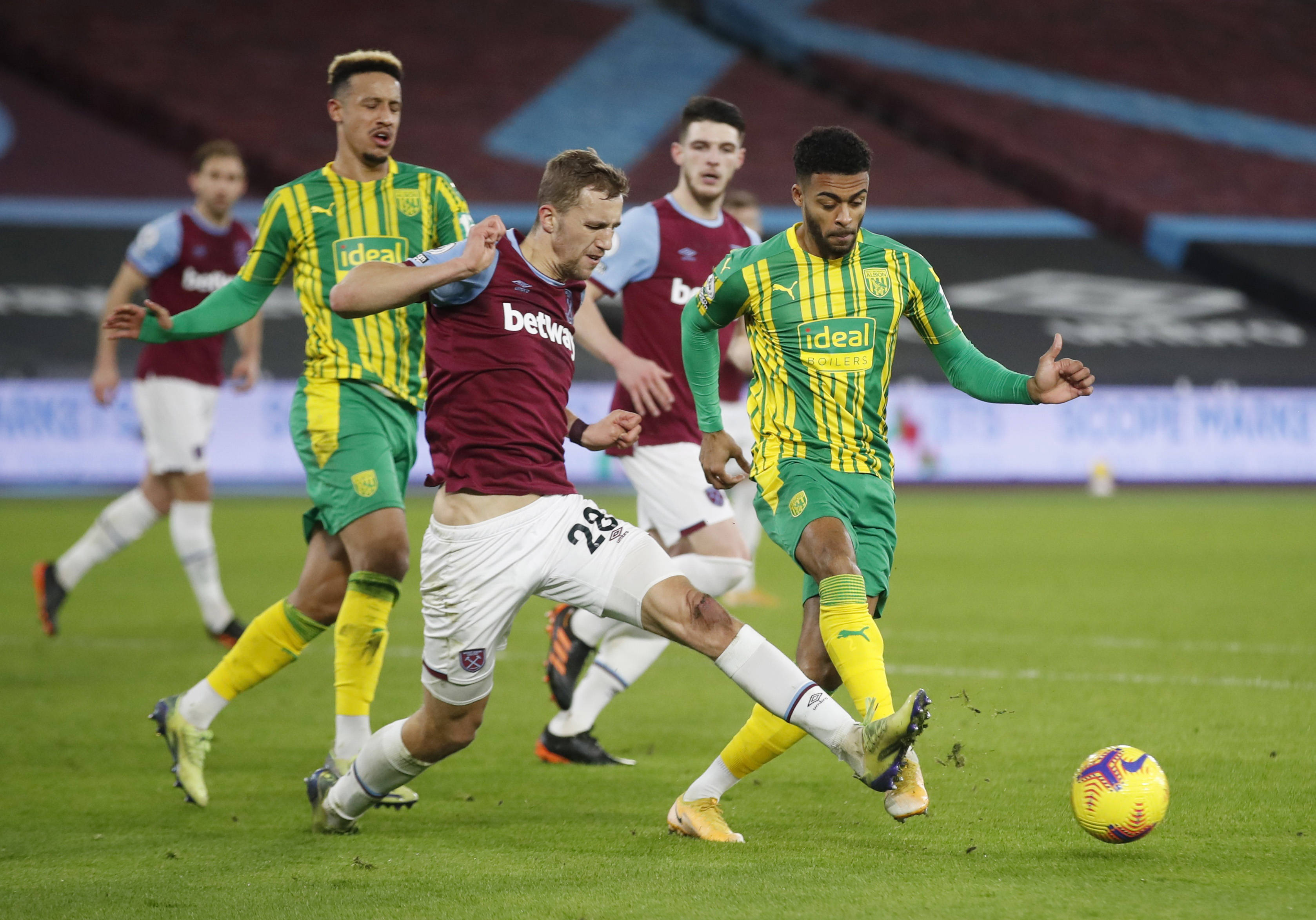 从而吸引更 从而吸引更